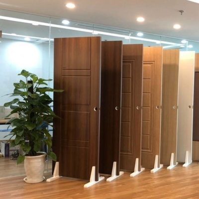 Cấu tạo cơ bản của cửa nhựa composite quận 1 gồm có 2 phần chính